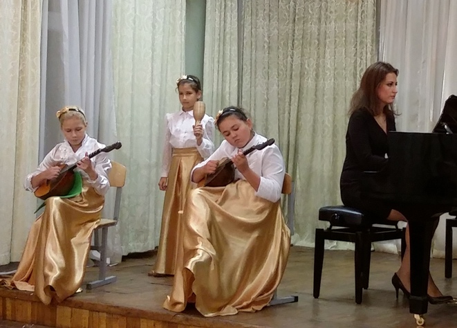 домра 01.10.2015.jpg домра 01.10.2015.jpg